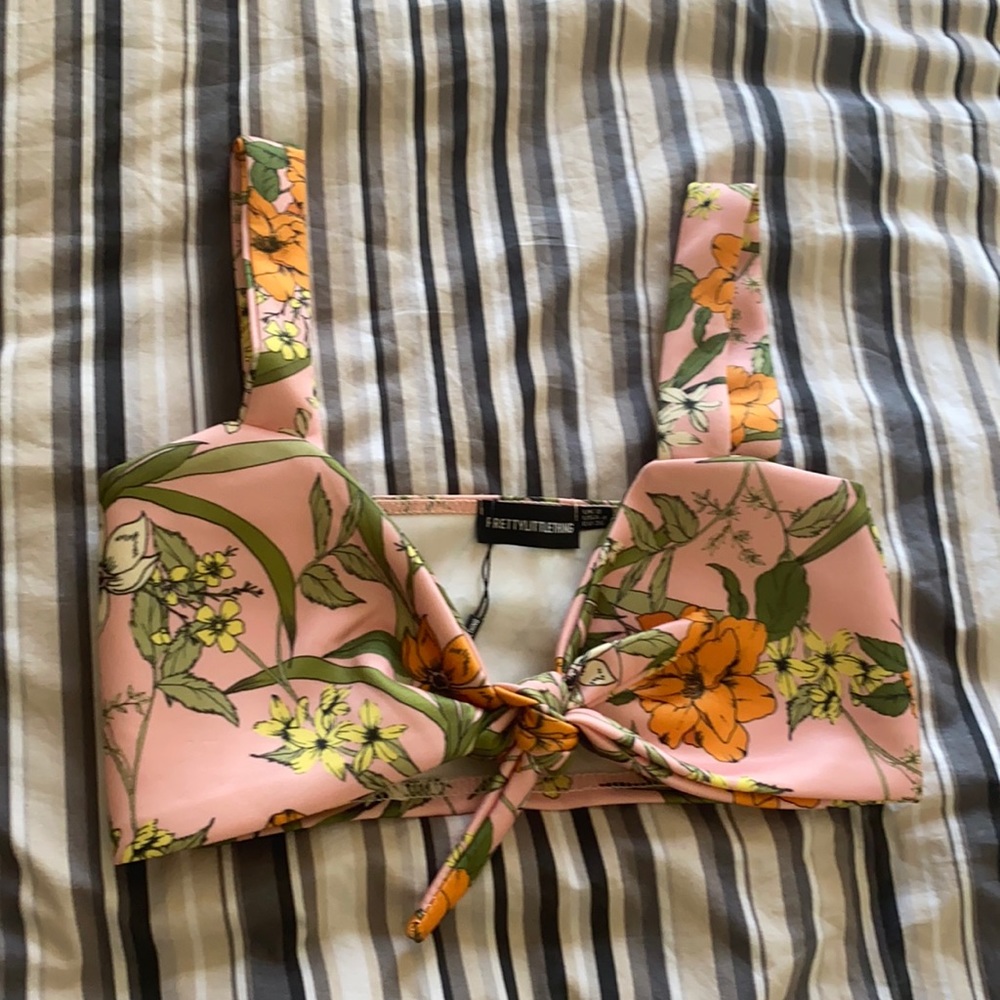 Floral tie front crop top